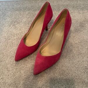Dapple Dark Pink Suede Leather Pointed-Toe Pumps
Marc Fisher